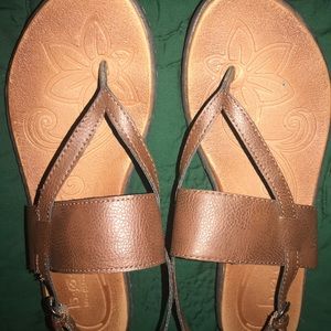 Born sandals